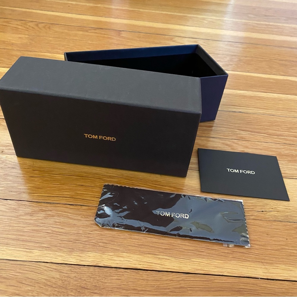 TOM FORD sunglass box, eyeglass cleaner cloth, and authenticity card. NEW!!!